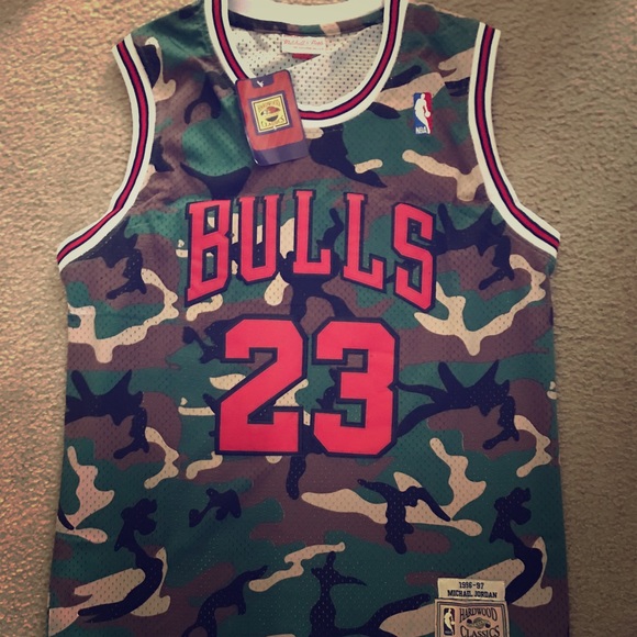 camo bulls jersey